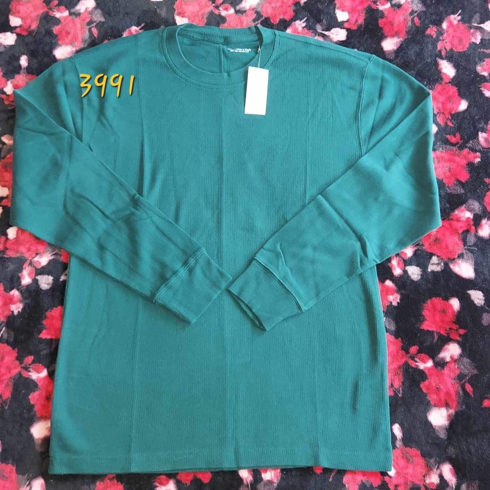 Abercrombie and Fitch Thermall long sleeve Tee size Medium NWT